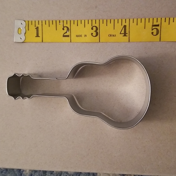Guitar Shaped Cookie Cutter - Picture 2 of 2